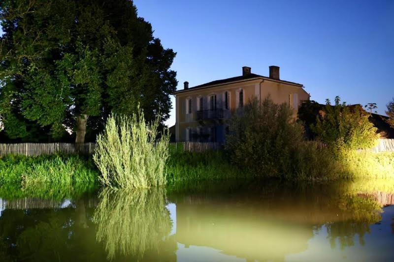 Grand Gite Avec Piscine Maison Port Valade Tabanac Exterior foto